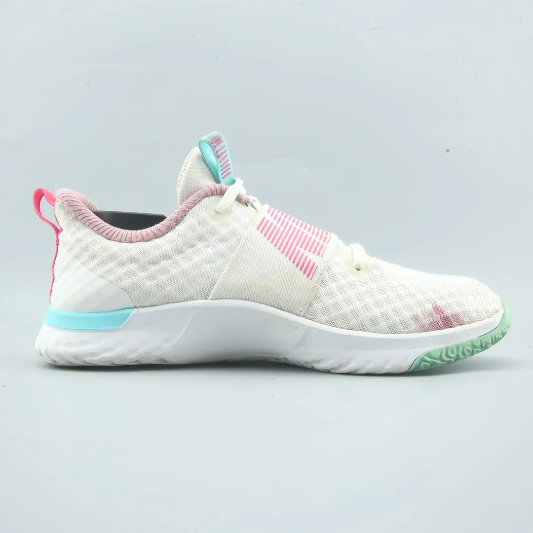 NIKE IN-SEASON TR 9 Nike sneaker detail shots