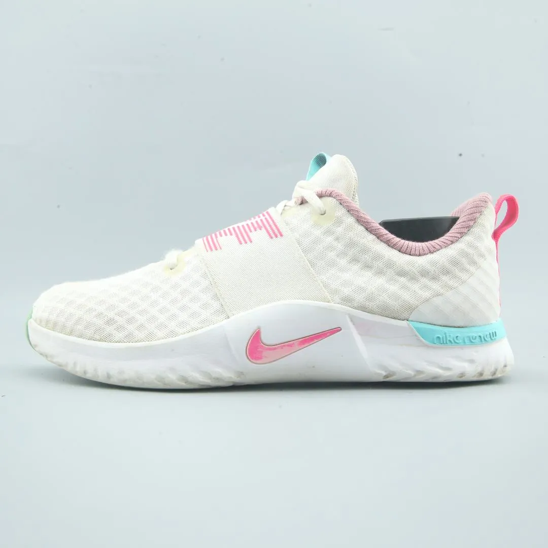 NIKE IN-SEASON TR 9 Nike innovative sneaker designs
