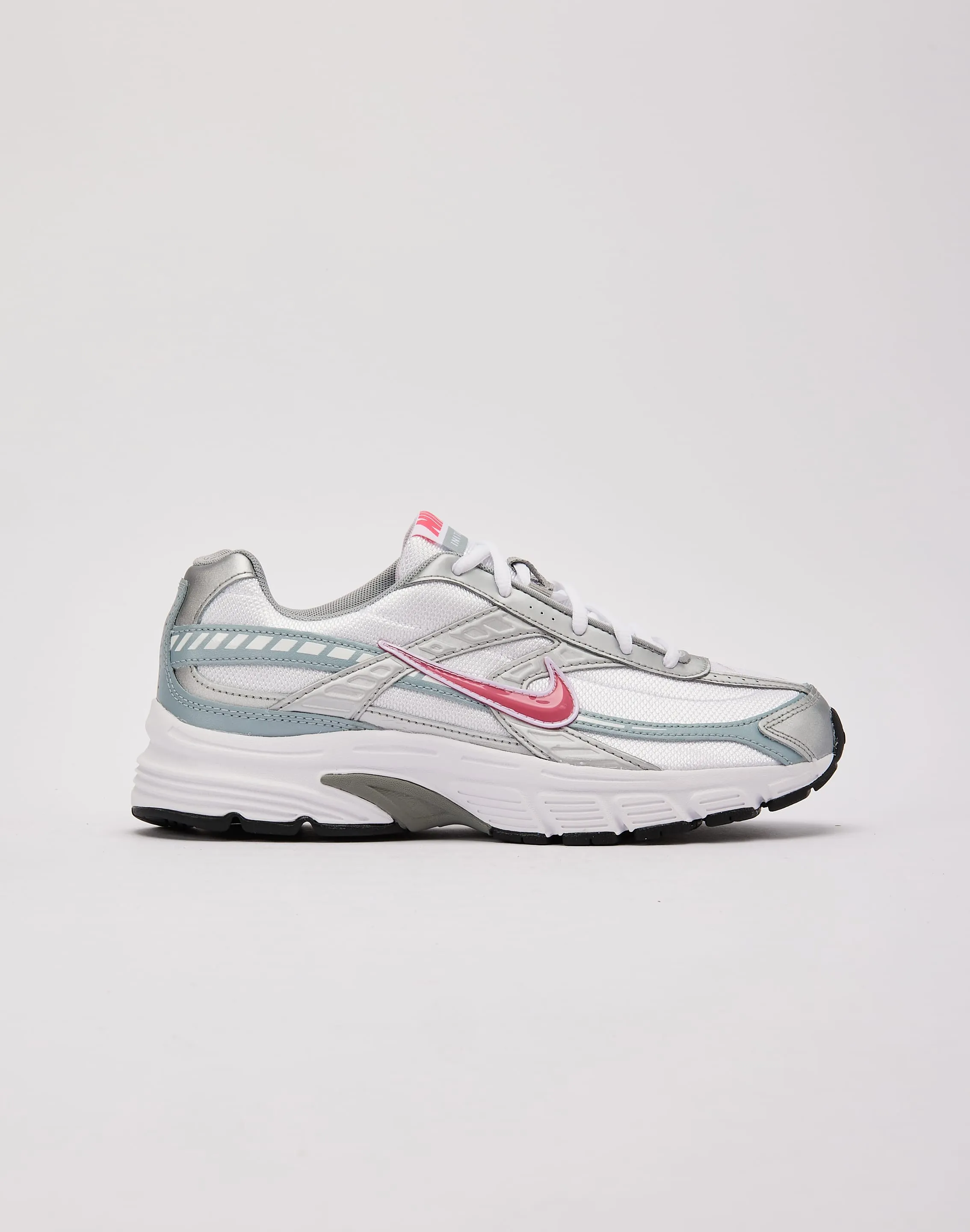 Nike Initiator Nike casual sneakers with modern design