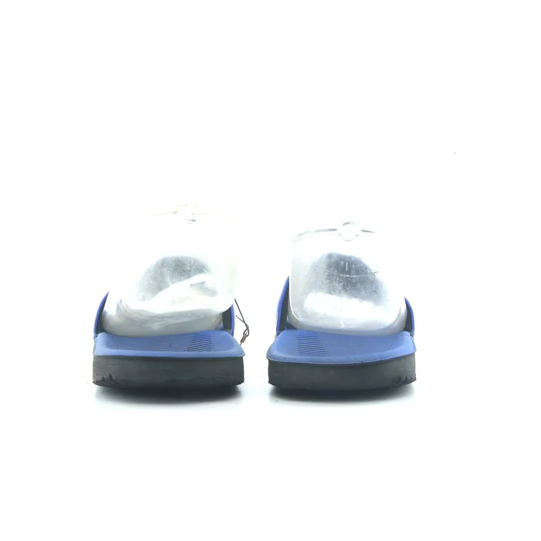 NIKE KAWA Nike running shoe close-ups