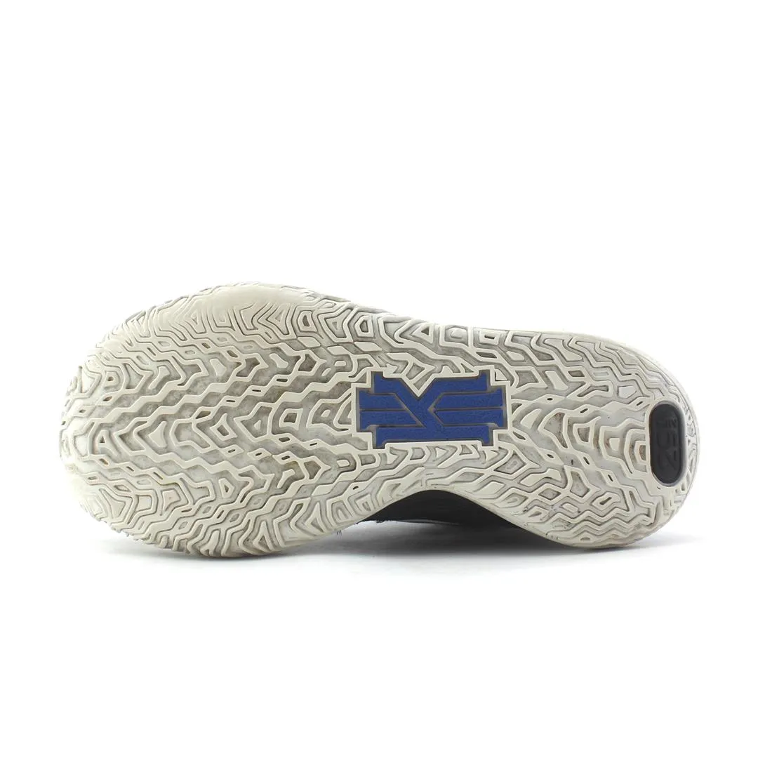 NIKE KYRIE 7 OFF NOIR Nike running shoe close-ups