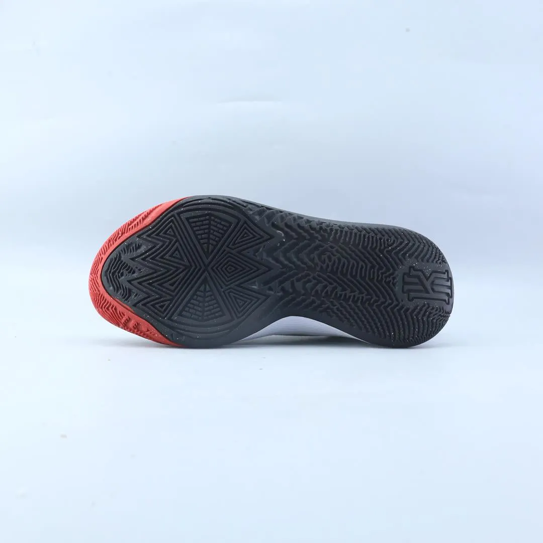 NIKE KYRIE FLYTRAP 6 Nike running shoe close-ups