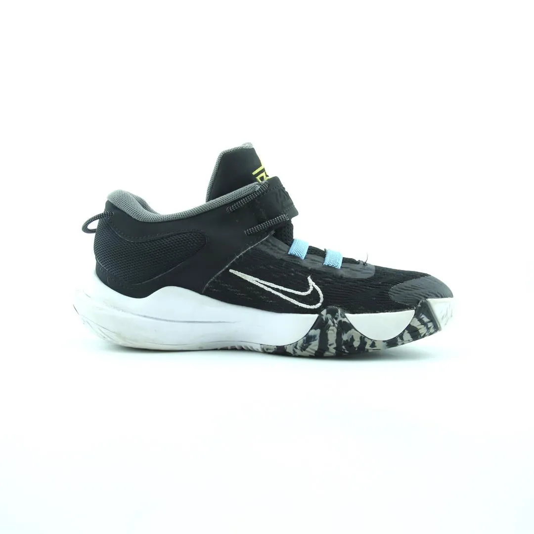 NIKE LEBRON Nike sneaker detail shots