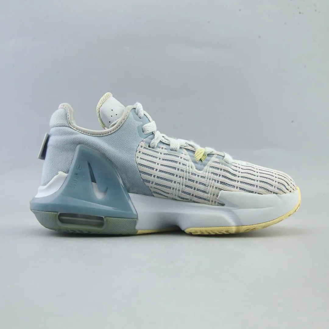 NIKE LEBRON WITNESS 6 Nike running shoe close-ups