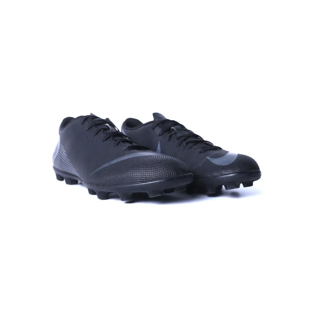NIKE MERCURIAL VAPOR 12 CLUB M Nike running shoe close-ups
