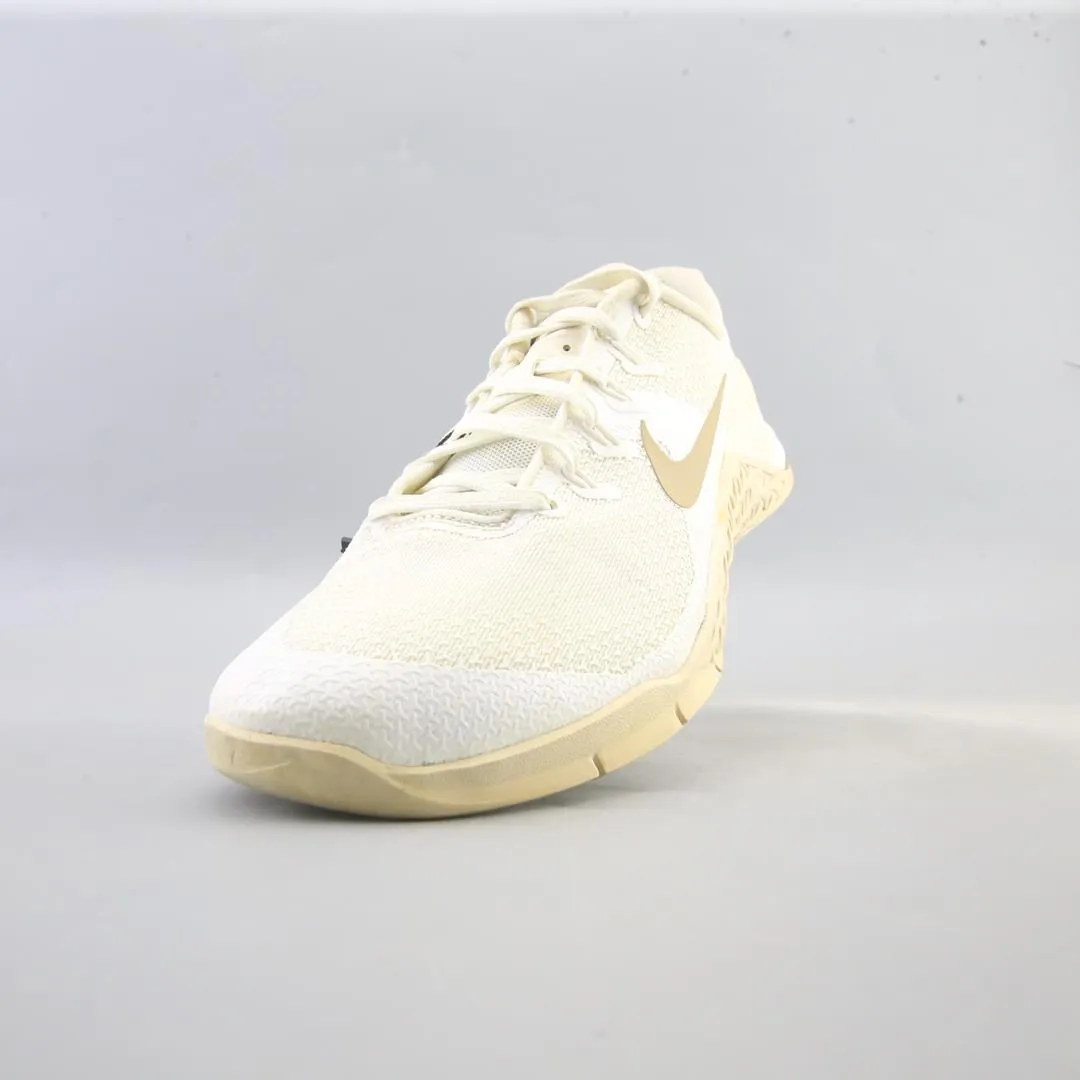NIKE METCON 4 vibrant Nike shoe colors
