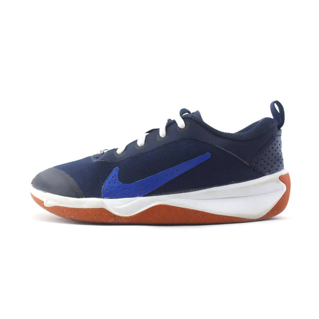 NIKE OMNI MULTI-COURT Nike sleek running shoe styles