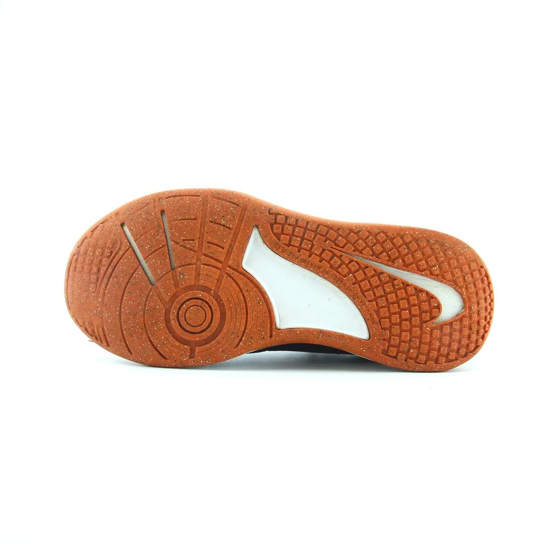 NIKE OMNI MULTI-COURT stylish Nike trainer looks
