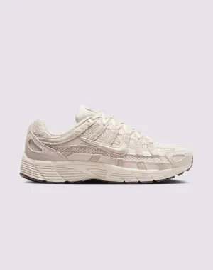 Nike P-6000 Nike casual sneakers with modern design