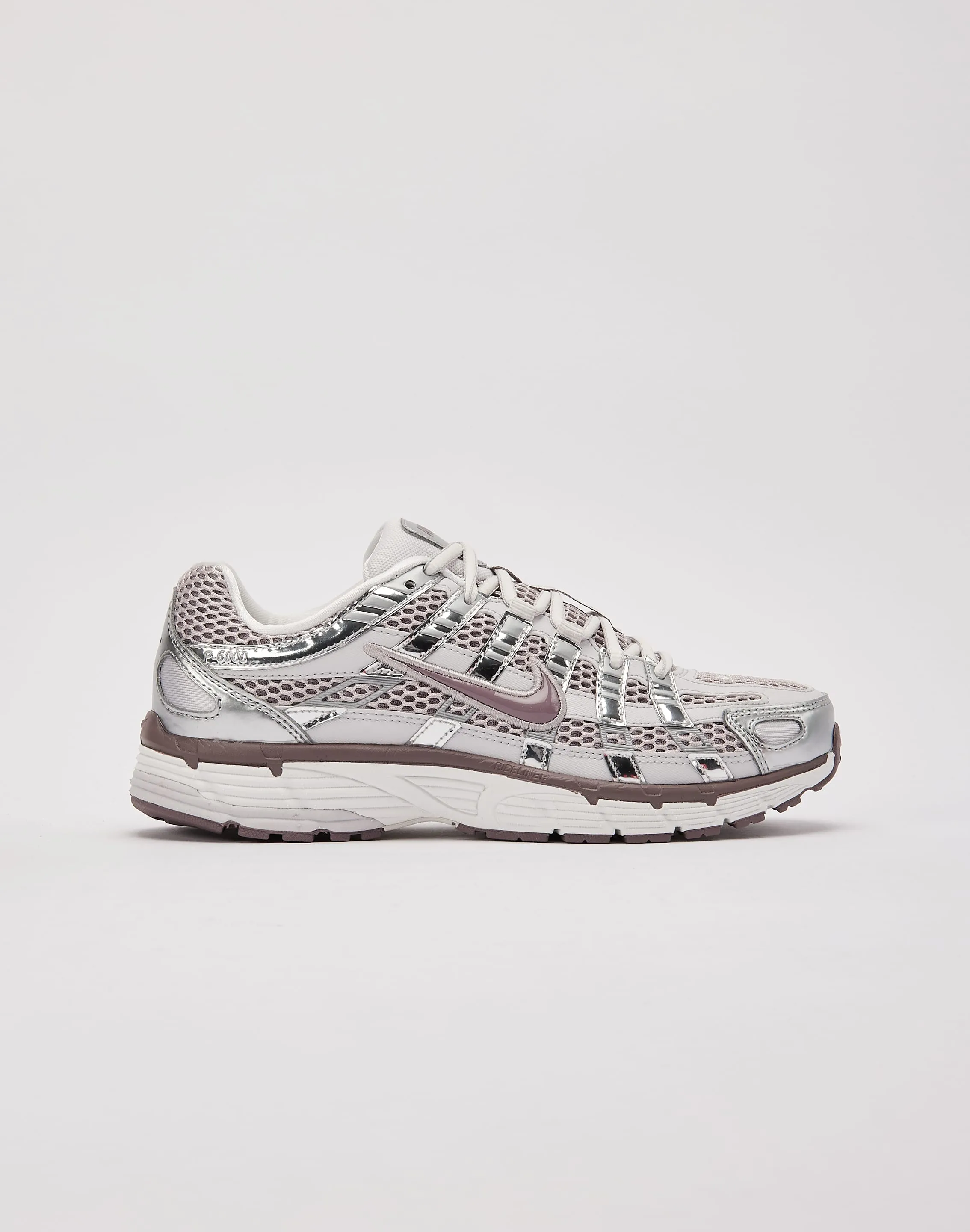 Nike P-6000 Nike casual sneakers with modern design