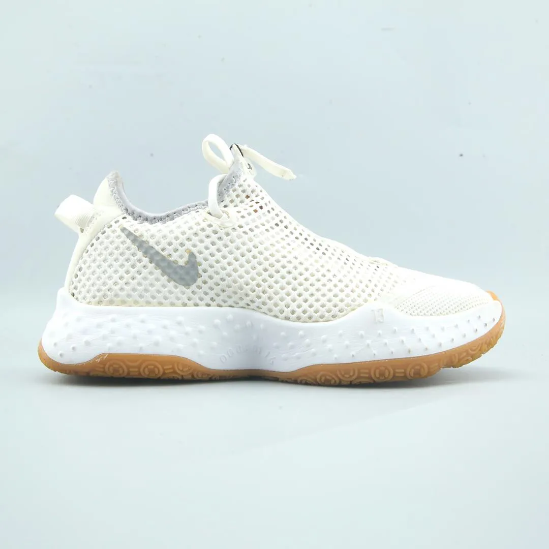 NIKE PG 4 Nike sneaker detail shots