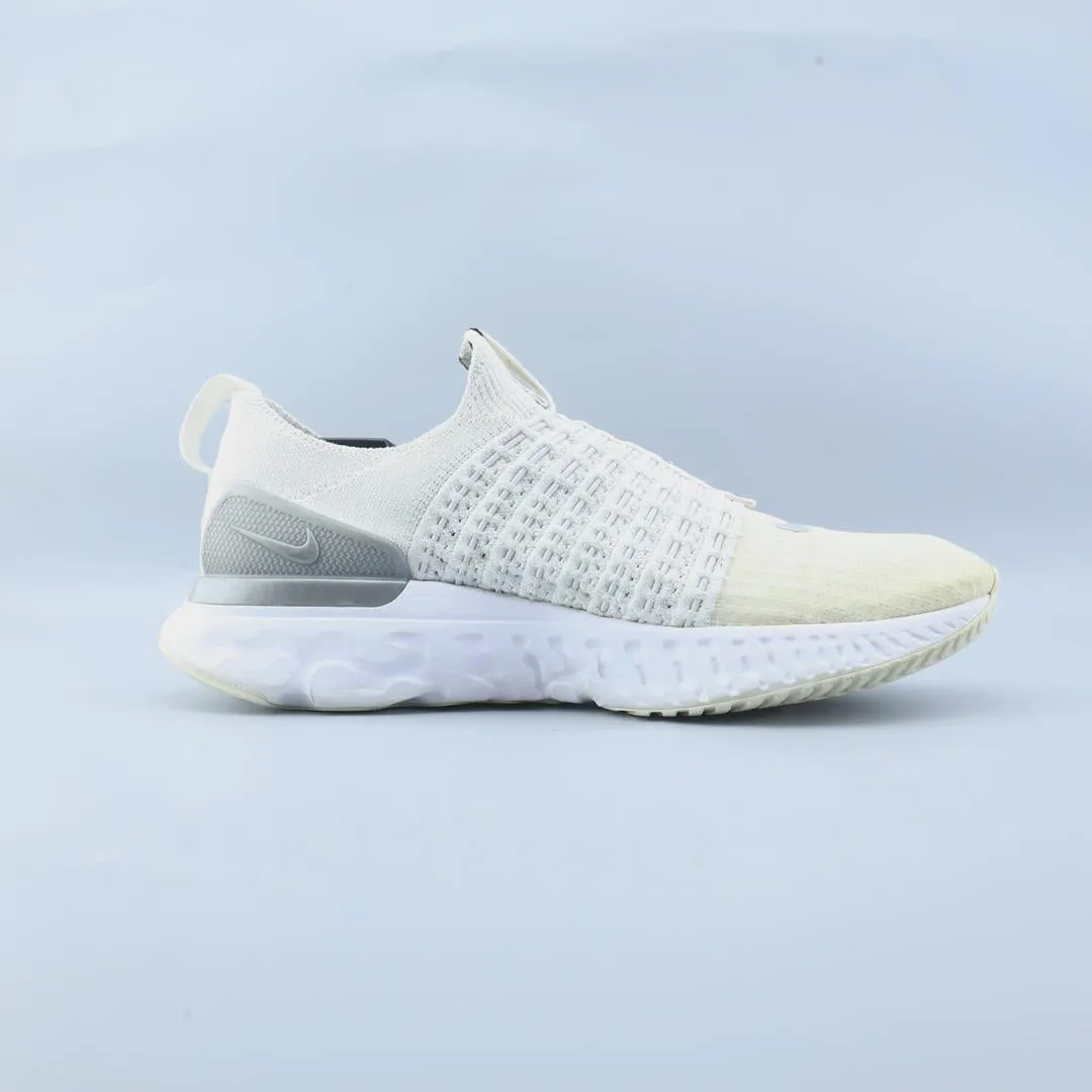 NIKE  REACT PHANTOM RUN FLYKNIT 2 Nike running shoe close-ups