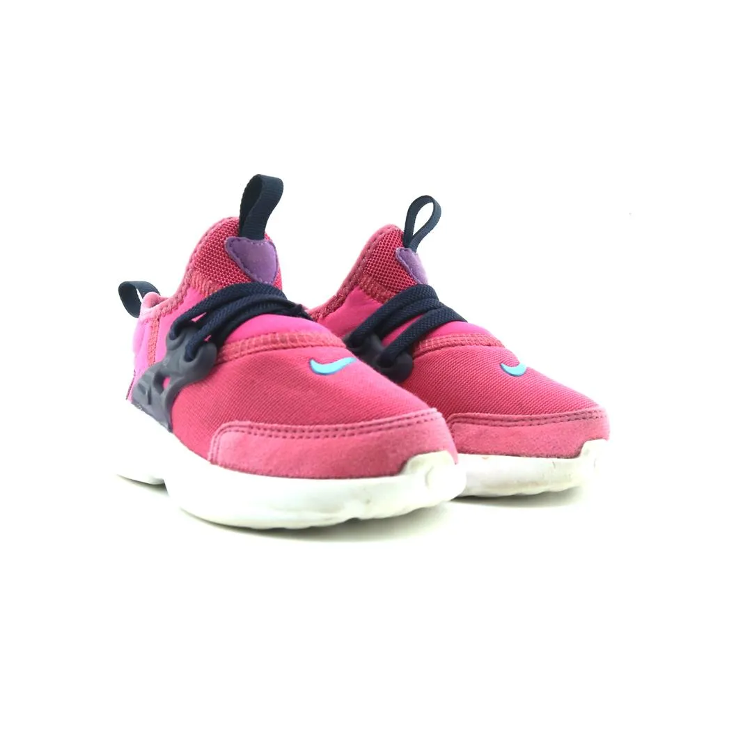 NIKE REACT PRESTO INFANT Nike running shoe close-ups