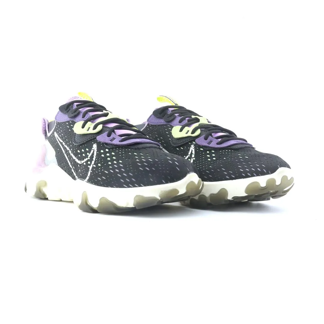 NIKE REACT VISION Nike running shoe close-ups
