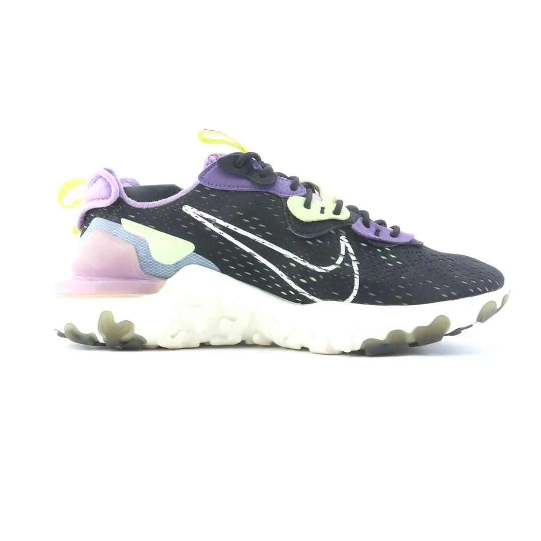 NIKE REACT VISION Nike running shoe close-ups