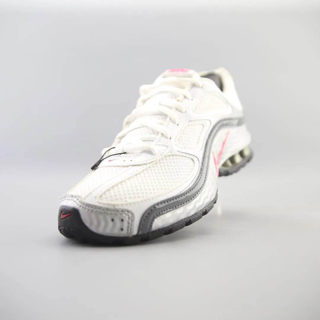 NIKE REAX RUN 5 sleek Nike sneaker angles