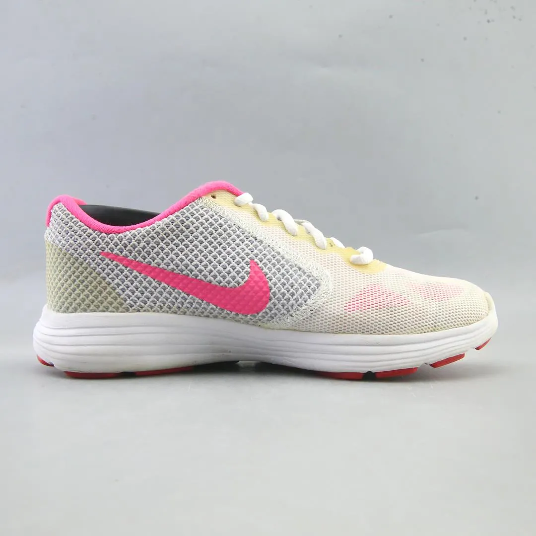 NIKE REVOLUTION 3 classic Nike shoe photos