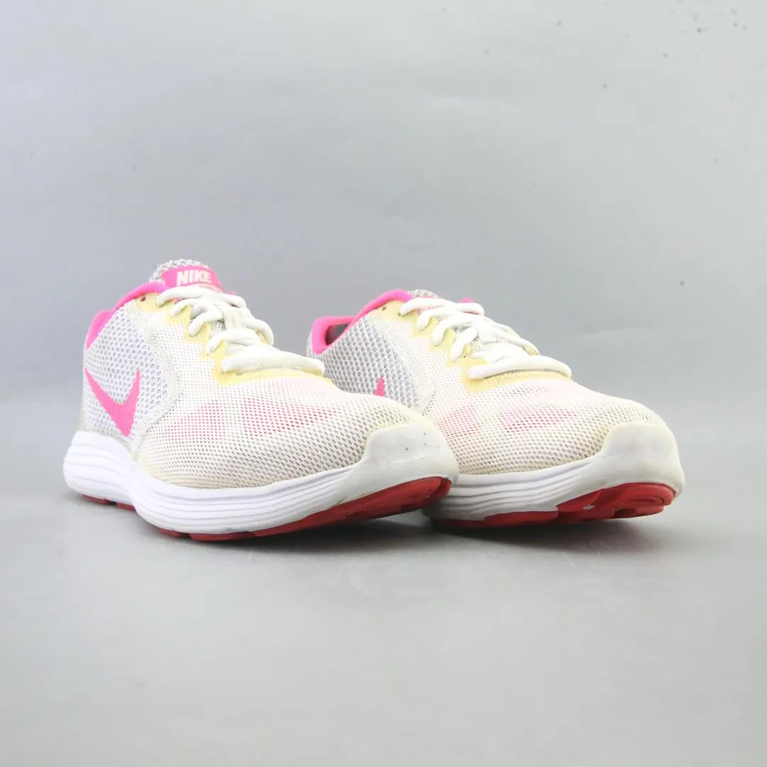 NIKE REVOLUTION 3 classic Nike shoe photos