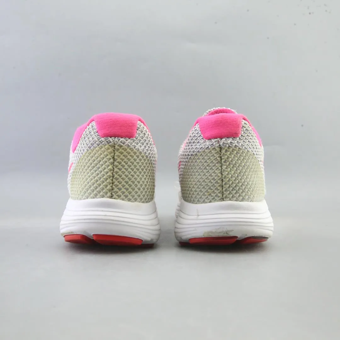 NIKE REVOLUTION 3 classic Nike shoe photos