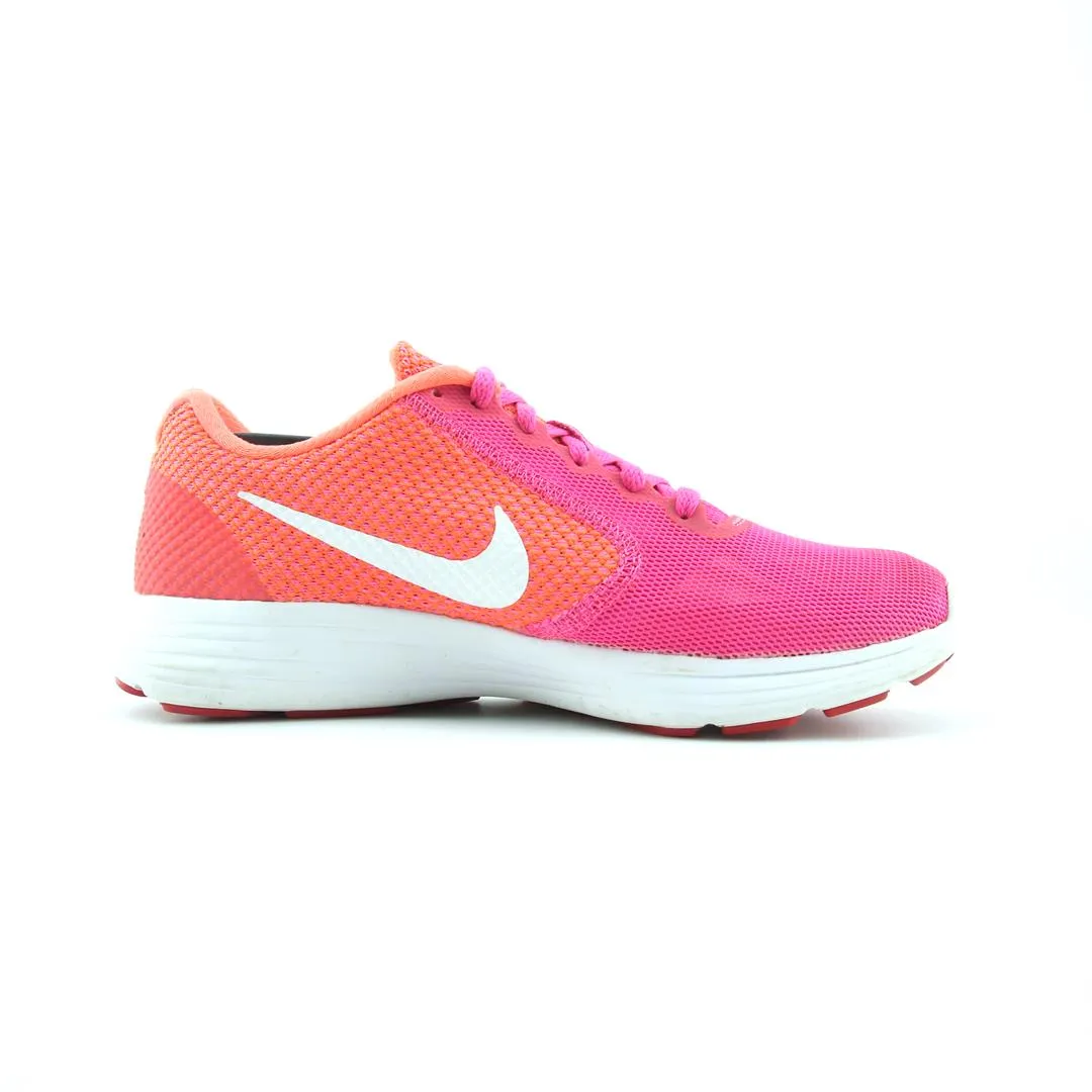 NIKE REVOLUTION 3 stylish Nike trainer looks
