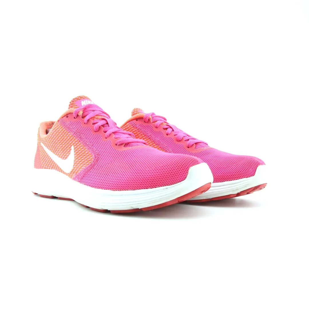 NIKE REVOLUTION 3 stylish Nike trainer looks