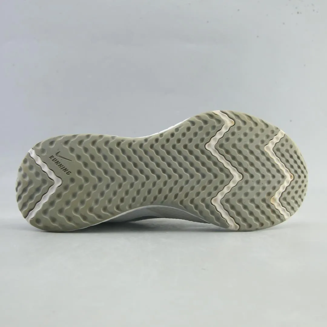 NIKE REVOLUTION 5 classic Nike shoe photos