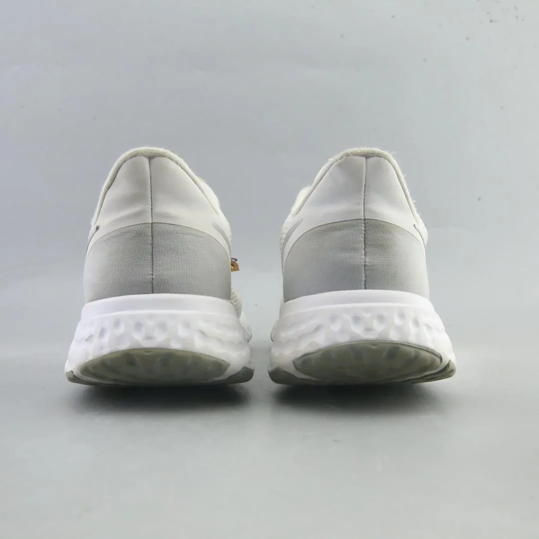 NIKE REVOLUTION 5 classic Nike shoe photos