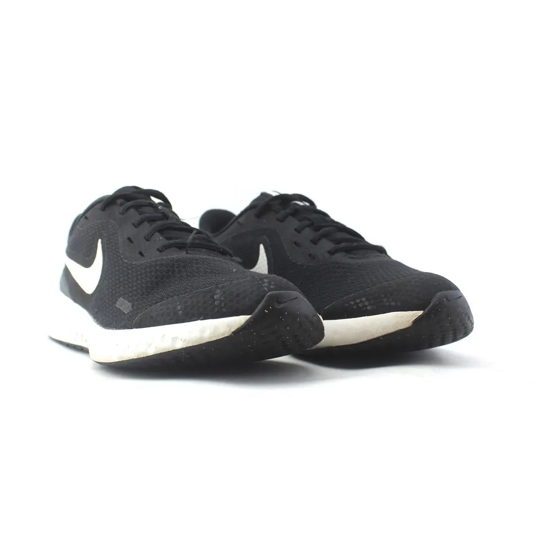 NIKE REVOLUTION 5 modern Nike footwear styles