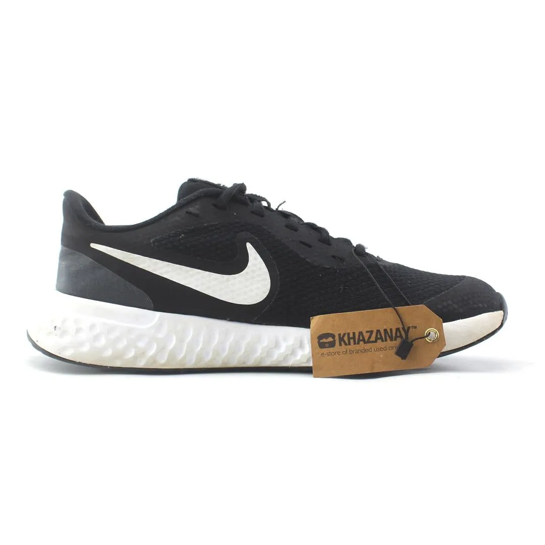 NIKE REVOLUTION 5 modern Nike footwear styles
