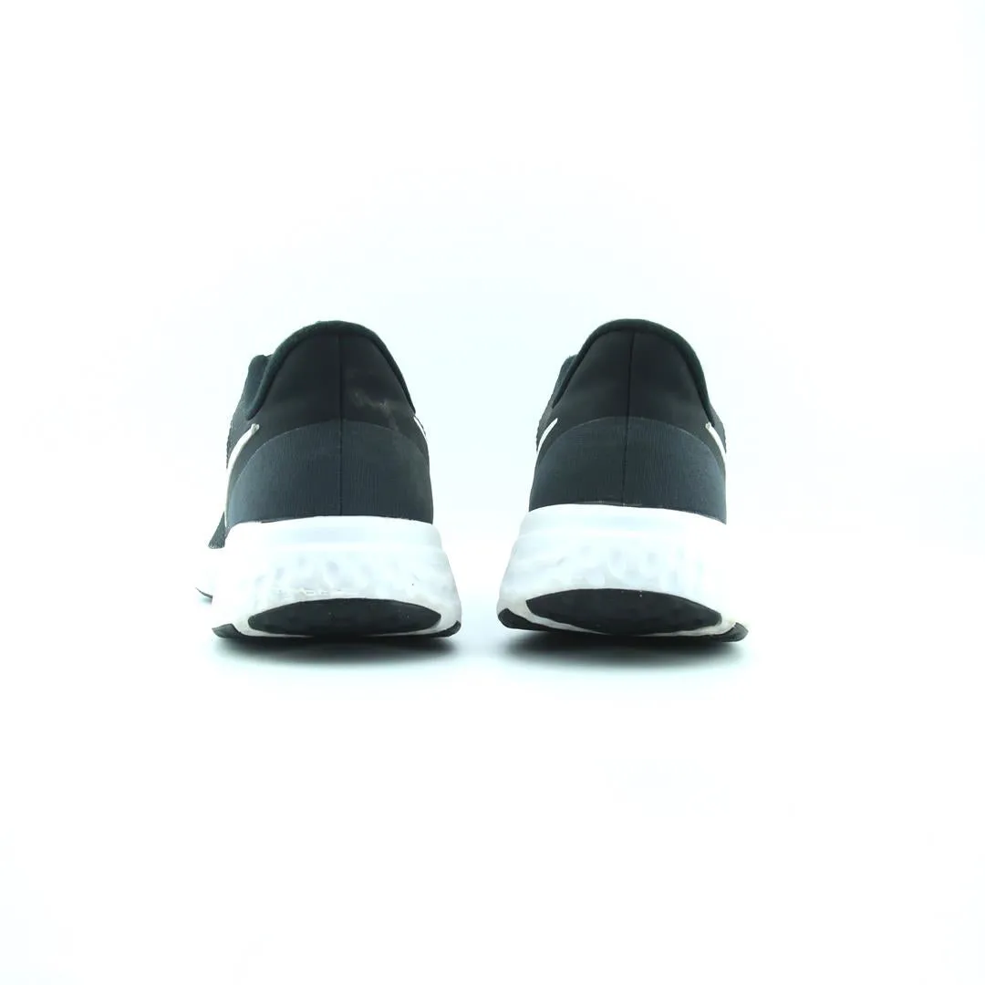 NIKE REVOLUTION 5 Nike athletic footwear visuals