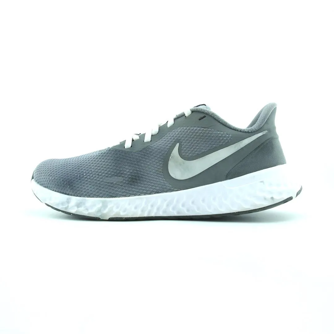 NIKE REVOLUTION 5 Nike comfortable everyday sneakers