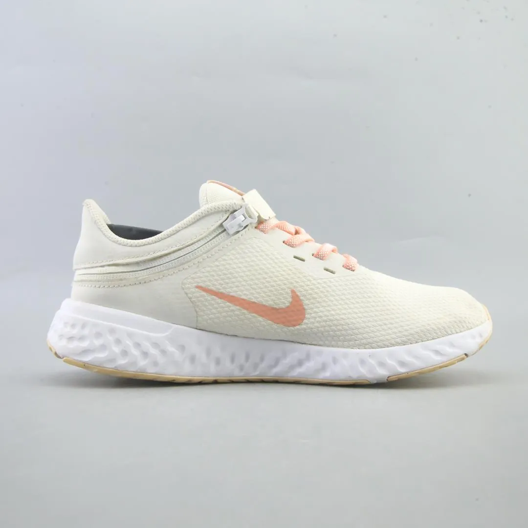 NIKE REVOLUTION 5 sleek Nike sneaker angles