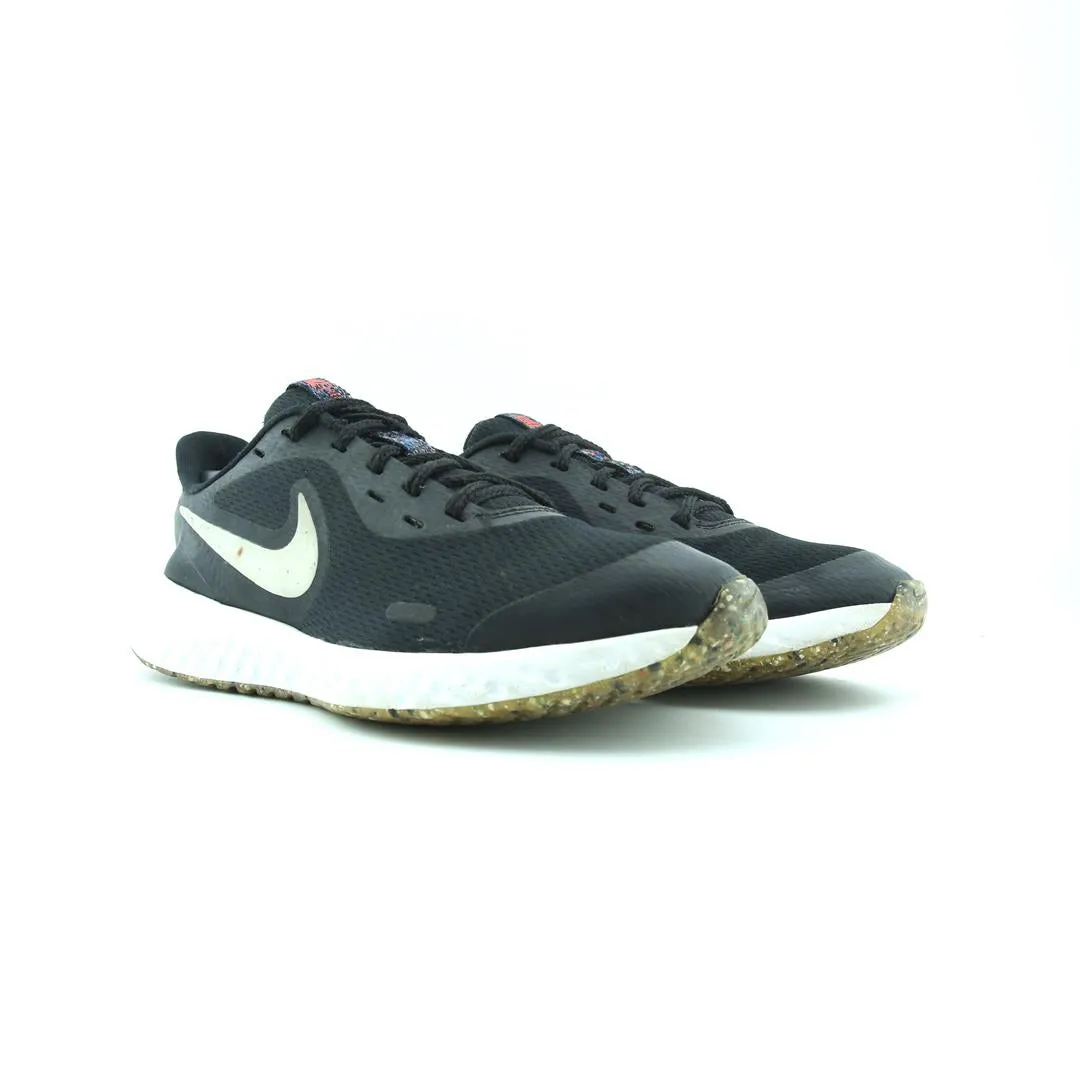 NIKE REVOLUTION Nike sneaker detail shots