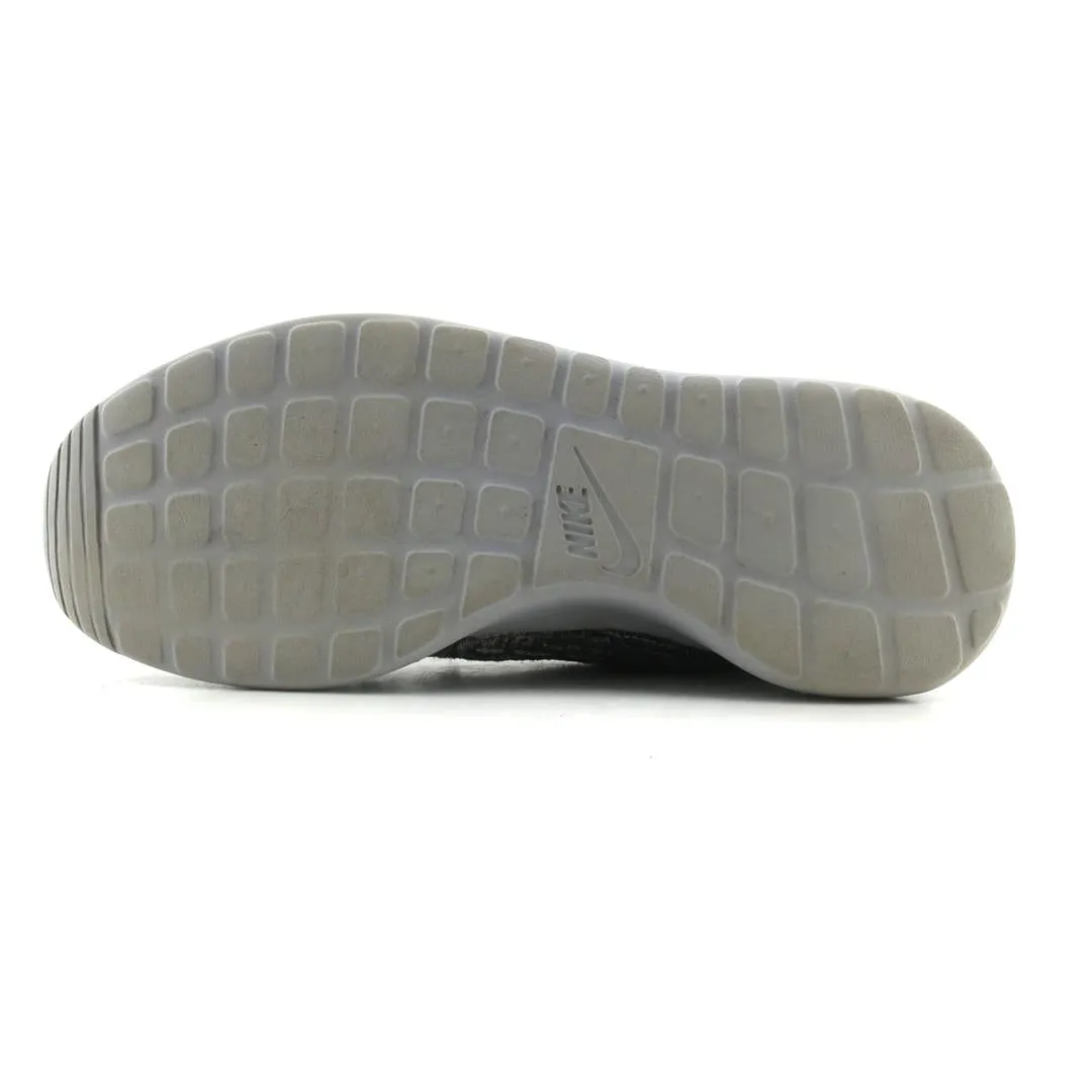 NIKE ROSHE ONE FLYKNIT Nike performance shoe shots