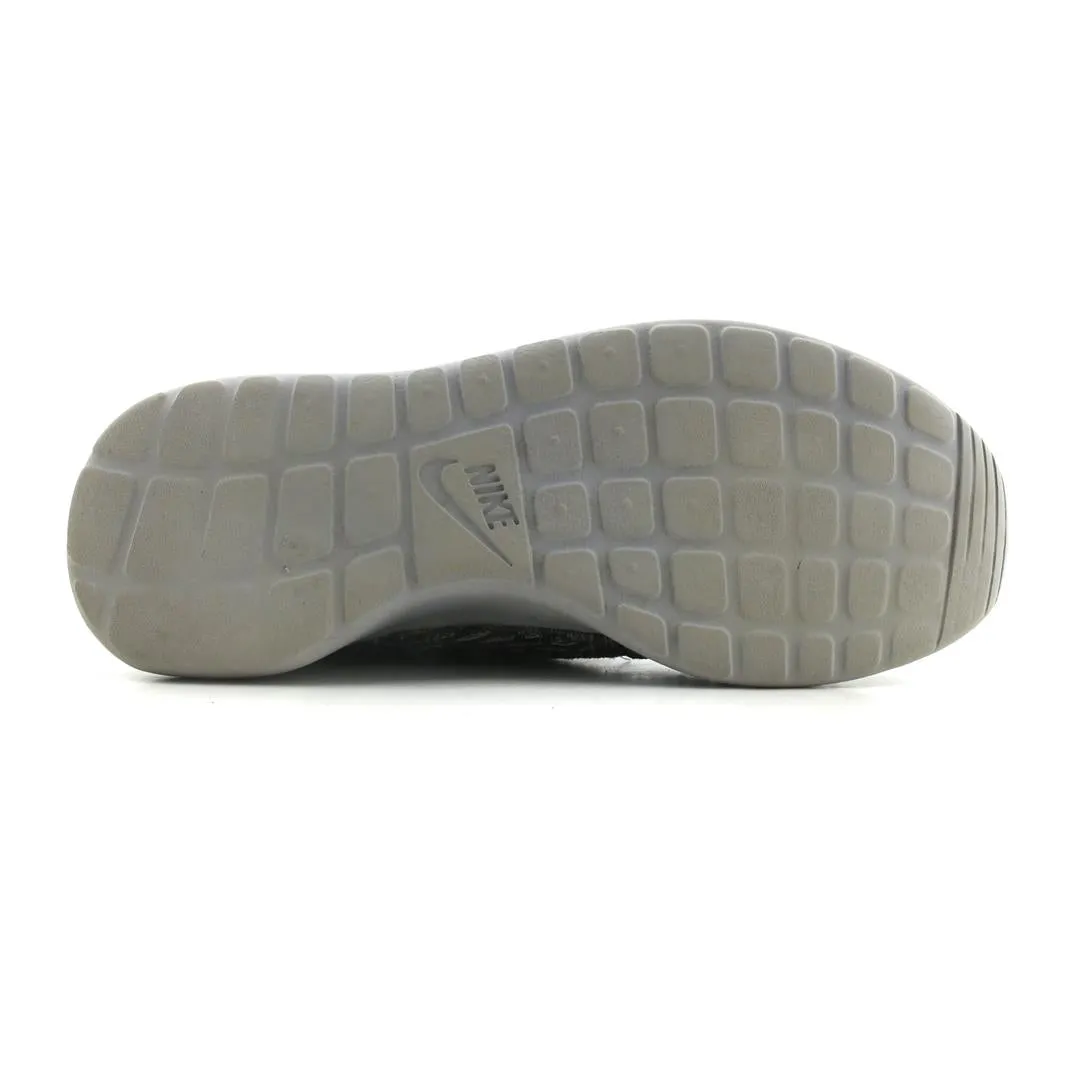 NIKE ROSHE ONE FLYKNIT Nike performance shoe shots