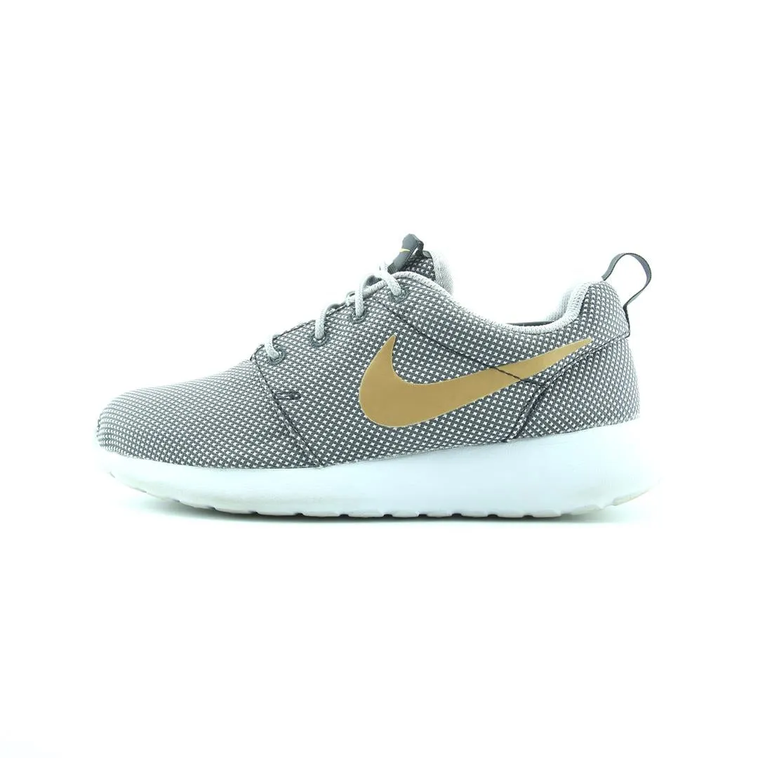 NIKE ROSHE ONE Nike comfortable everyday sneakers