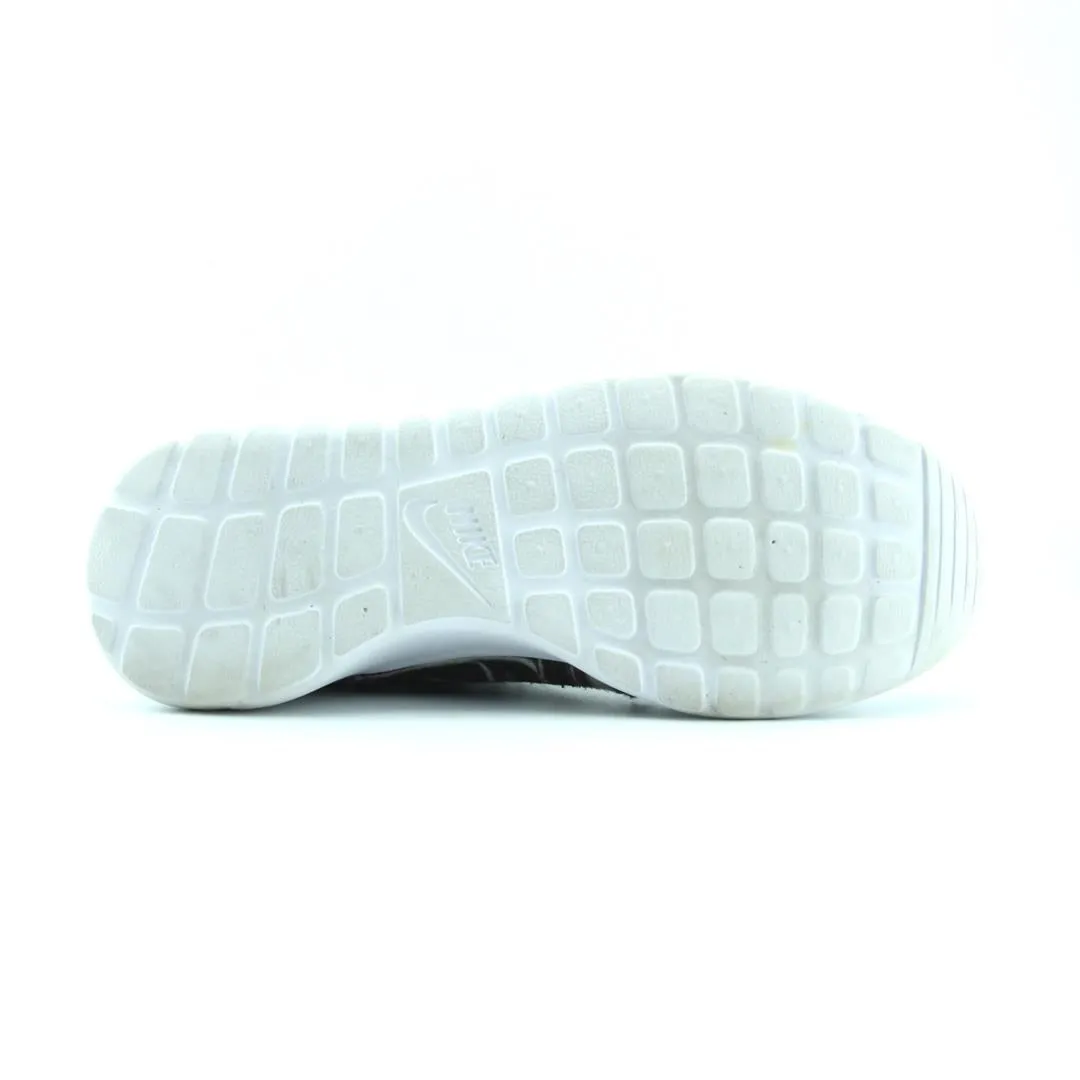 NIKE  ROSHE ONE Nike running shoe close-ups