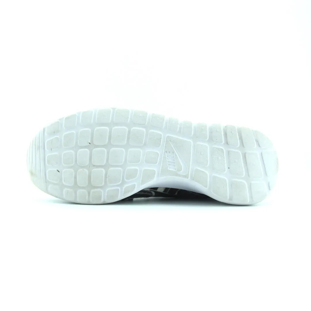 NIKE  ROSHE ONE Nike running shoe close-ups