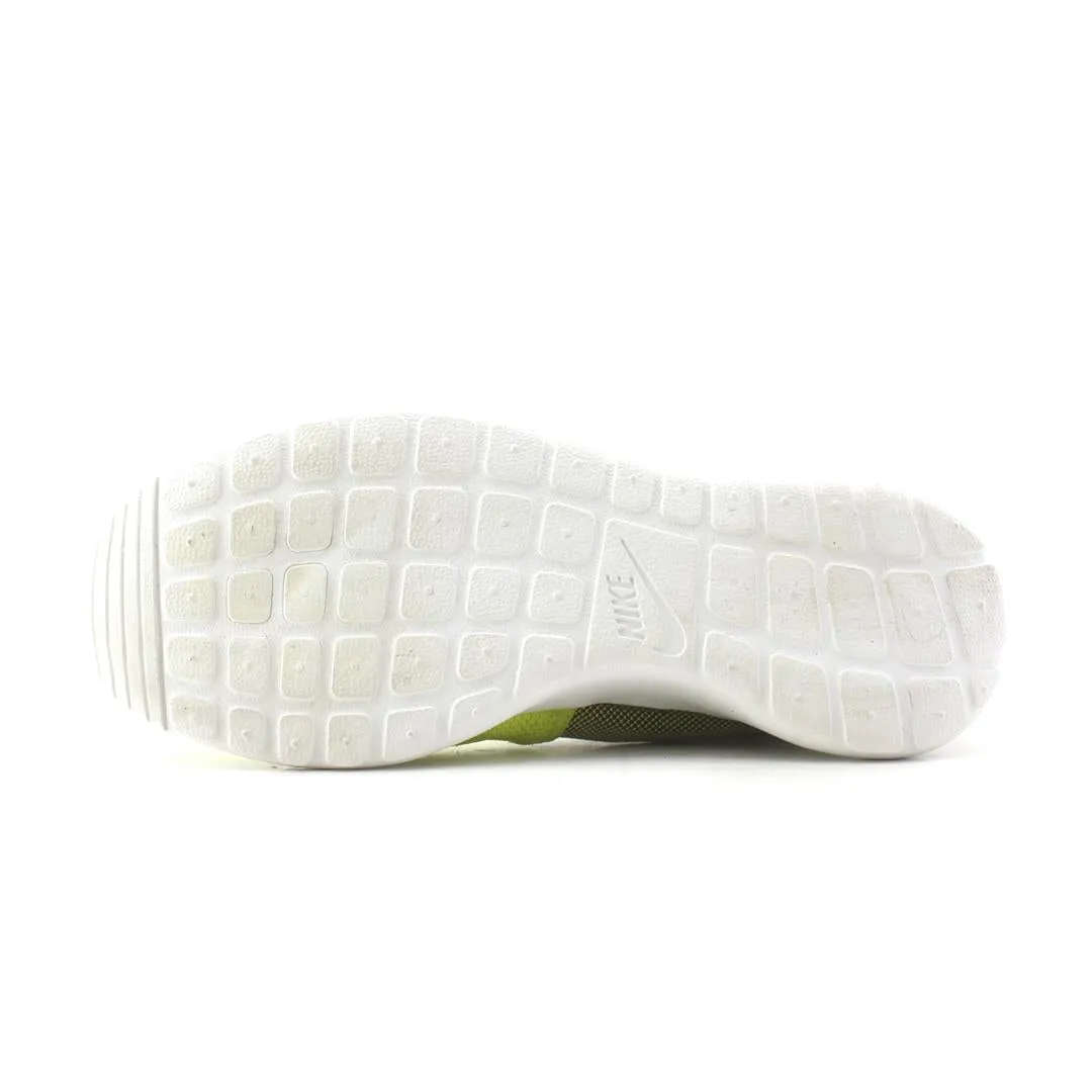 NIKE ROSHE ONE Nike sneaker detail shots