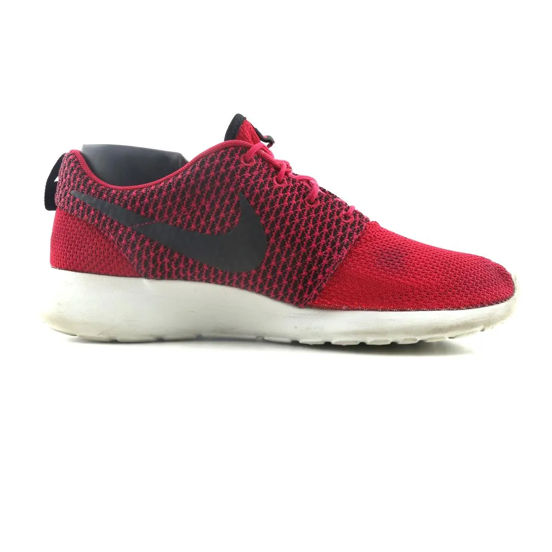 NIKE ROSHE RUN Nike casual shoe imagery