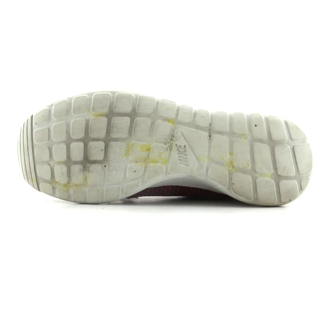 NIKE ROSHE RUN Nike casual shoe imagery