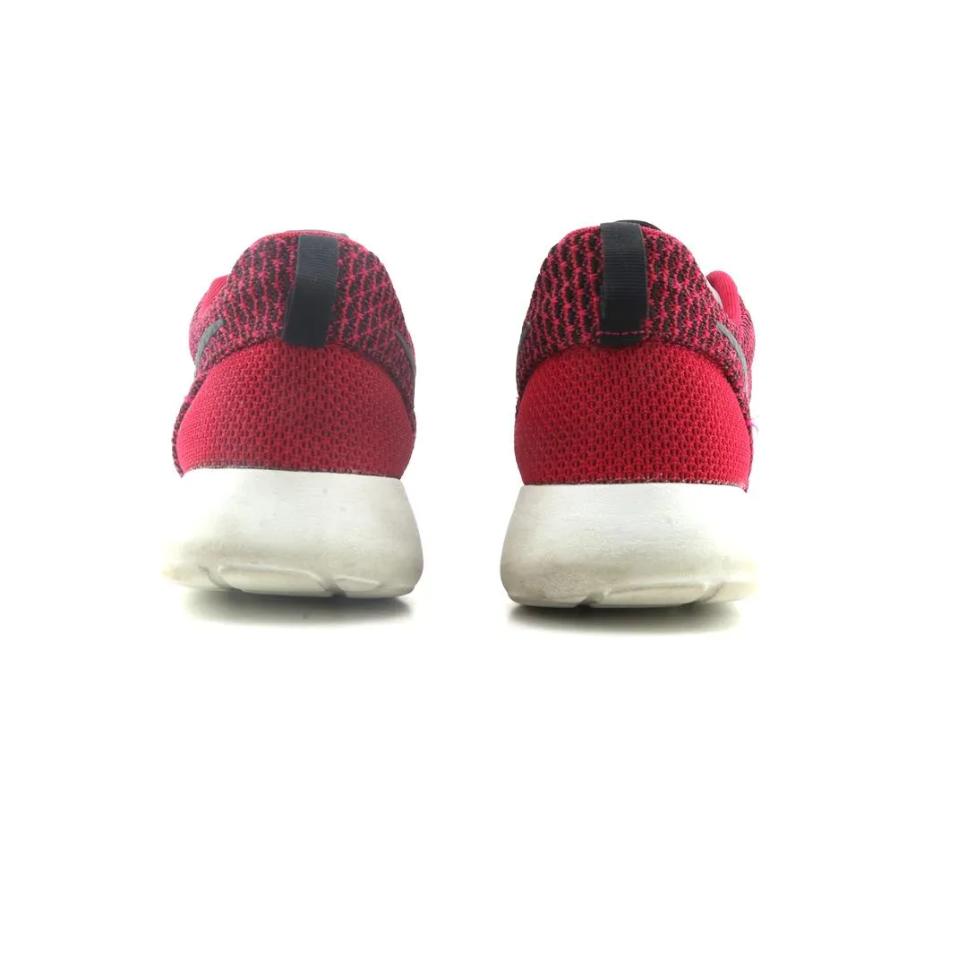 NIKE ROSHE RUN Nike casual shoe imagery