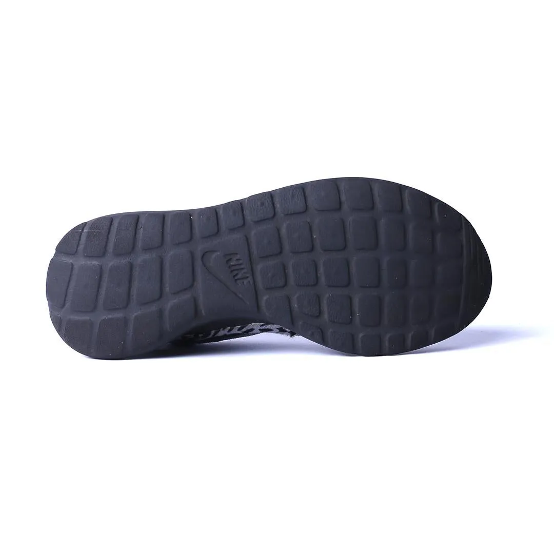 NIKE ROSHE RUN PRINT sporty Nike shoe designs