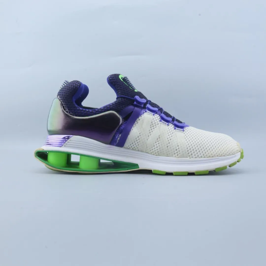 NIKE SHOX GRAVITY stylish Nike trainer looks