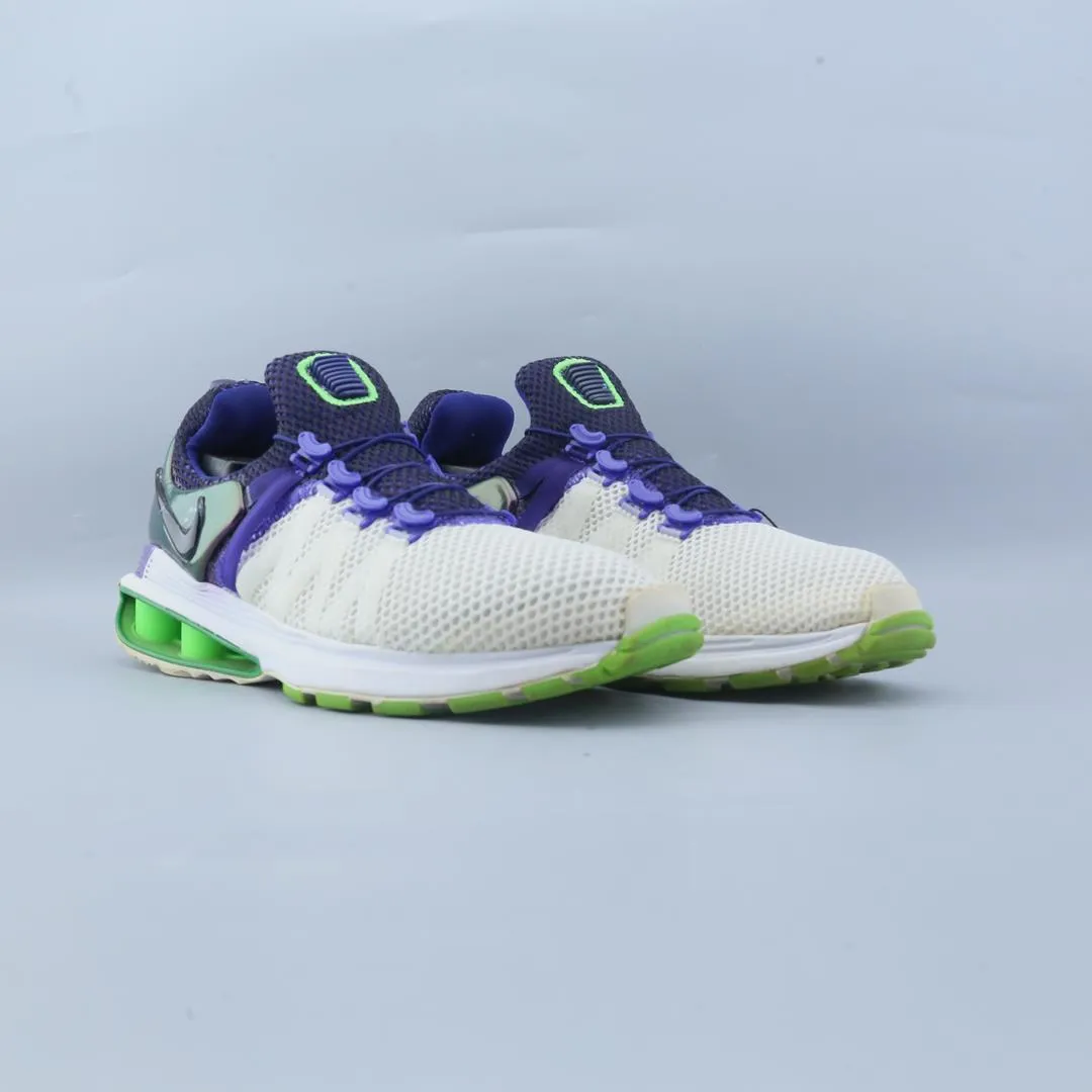 NIKE SHOX GRAVITY stylish Nike trainer looks