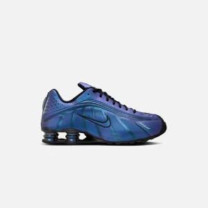 Nike Shox R4 - Black / Hot Punch Nike casual sneakers for men and women