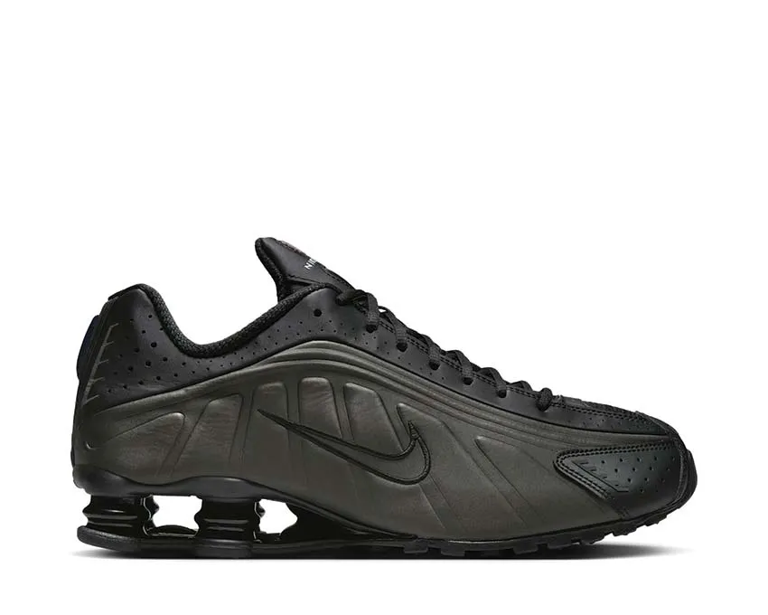 Nike Shox R4 "Black Crimson" Nike classic sneakers for everyday motion