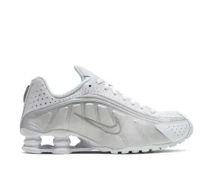 Nike Shox R4 W Nike essential sneakers for sport and street