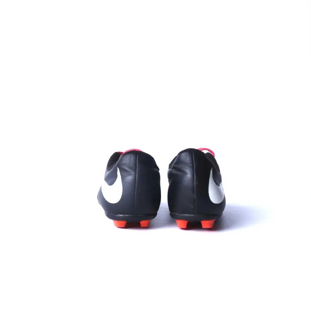 NIKE SOCCER CLEATS stylish Nike trainer looks