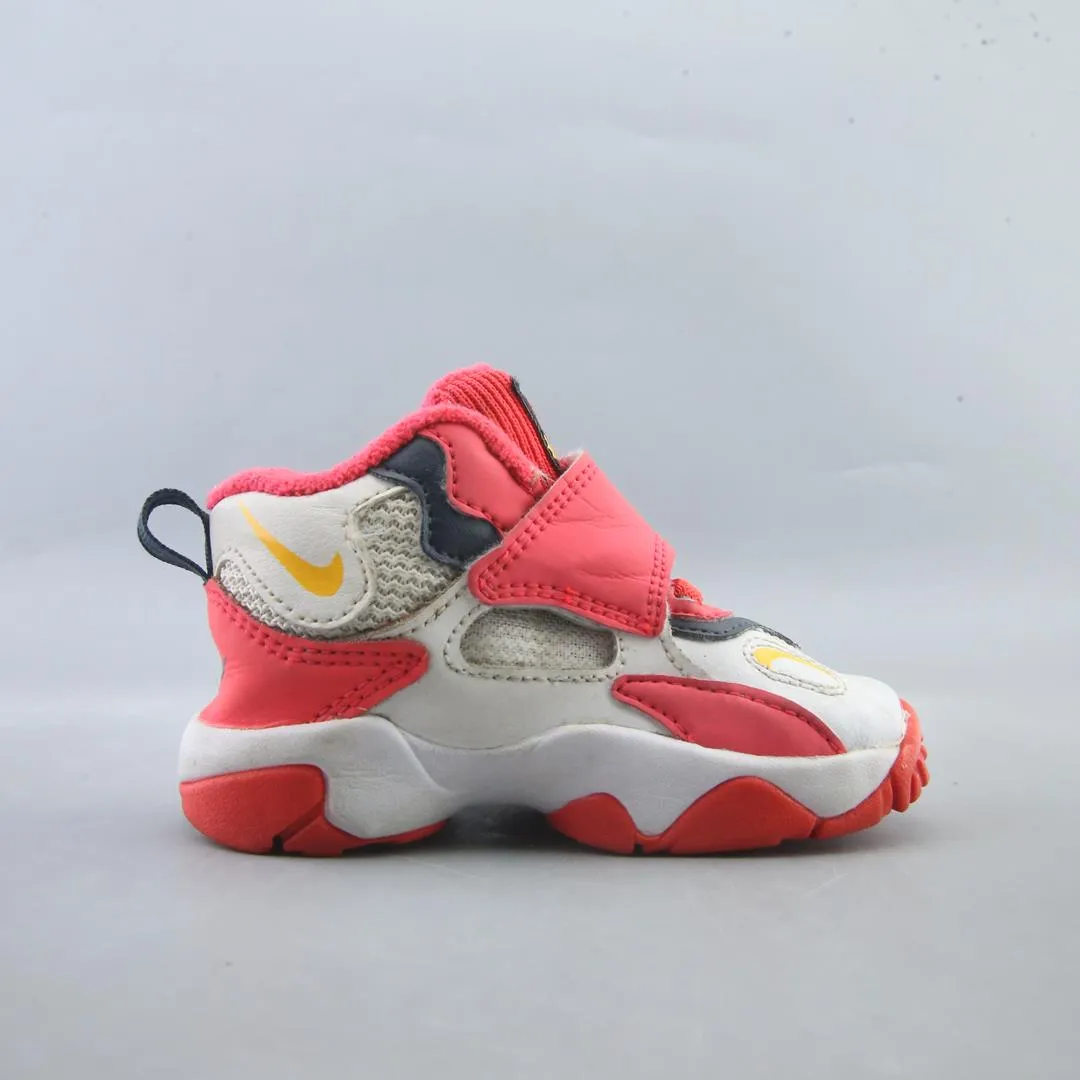 NIKE SPEED TURF Nike running shoe close-ups